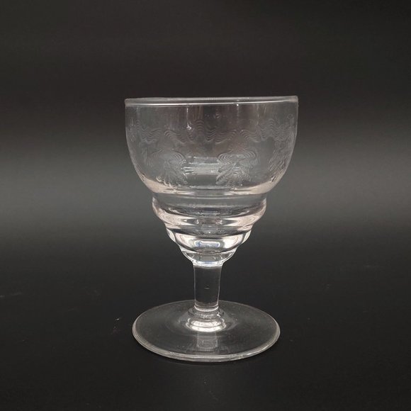 Set of 4 Etched Crystal Wine or Liqueur Glasses - Picture 6 of 10